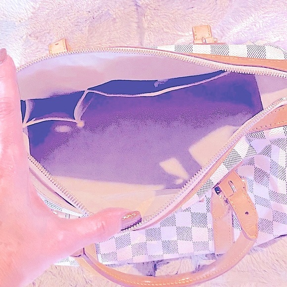 ✨ Authentic Louis Vuitton Damier Azur Berkeley Boston Handbag GUC. ✨ - Picture 9 of 9